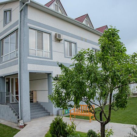 Hotel Good Night Jalal-Abad Ngoại thất bức ảnh