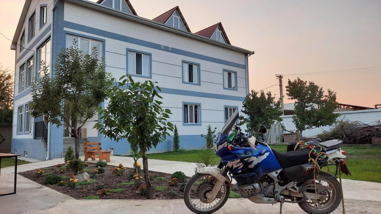Hotel Good Night Jalal-Abad Ngoại thất bức ảnh