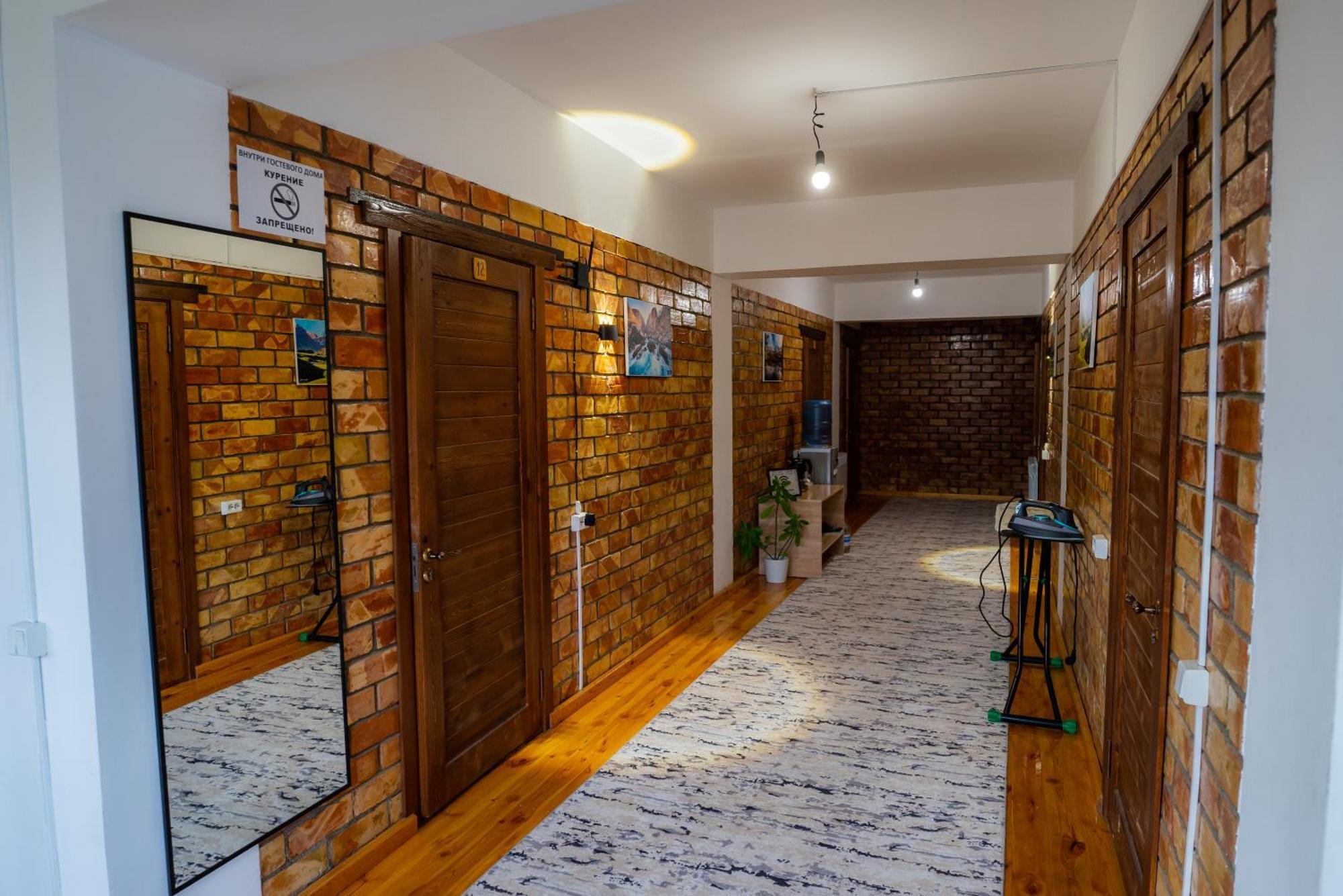 Hotel Good Night Jalal-Abad Ngoại thất bức ảnh